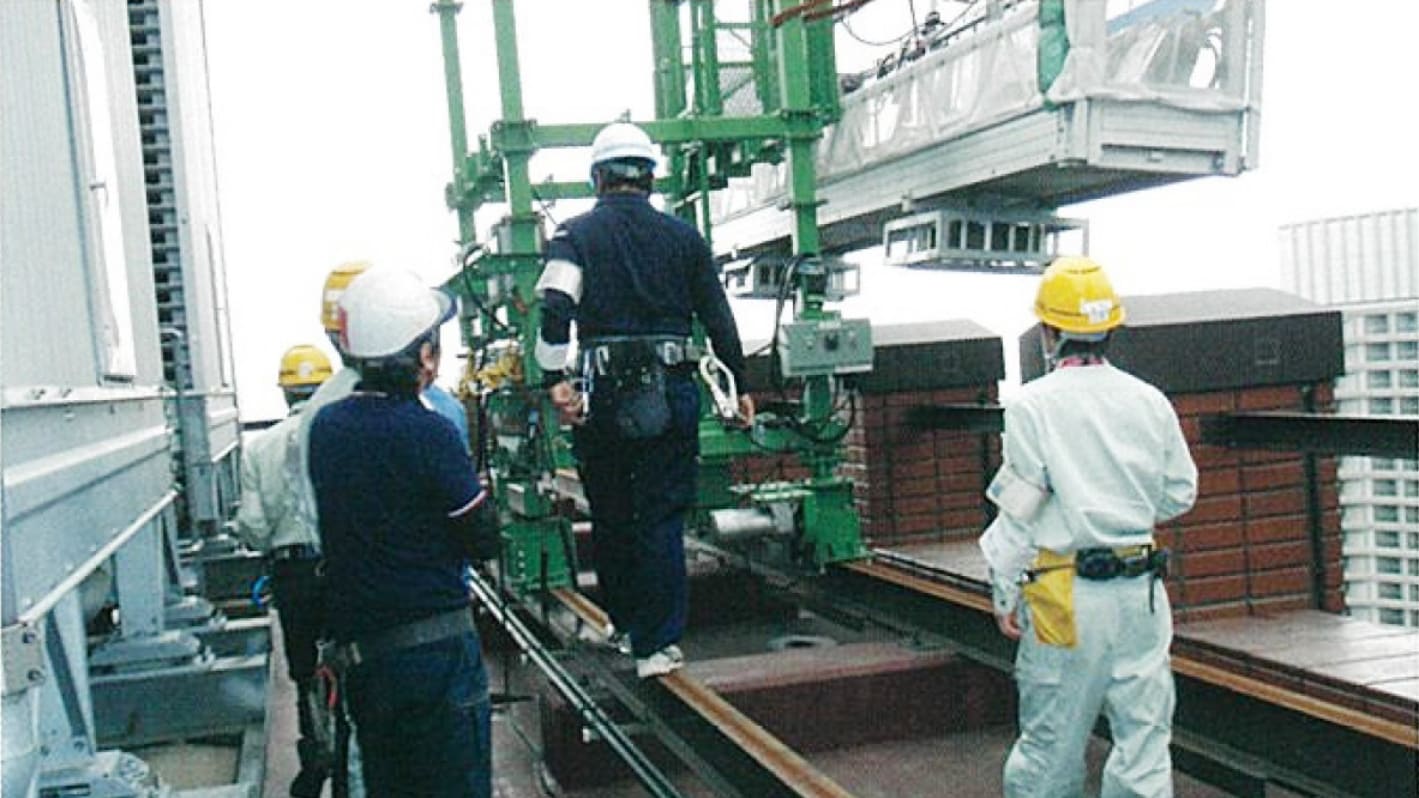 工事現場で作業をしている様子