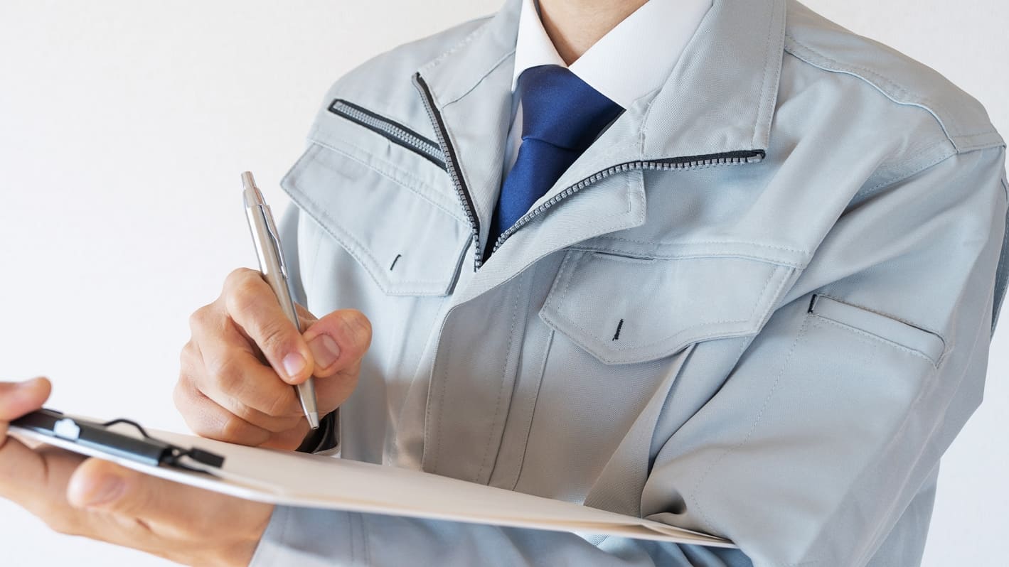 お客様から聞き取りをしている様子