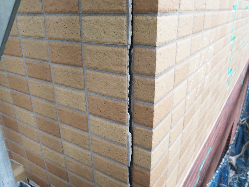 タイルの浮き・剥離