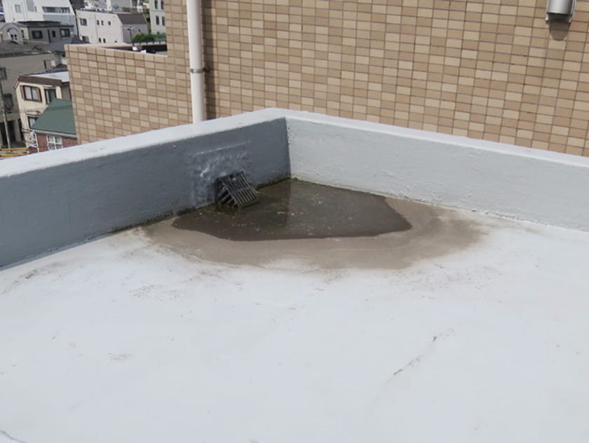 排水不良による水たまり