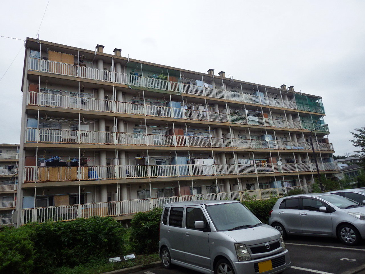 Ｂ団地 ベランダ等手摺改修・外壁塗装その他工事