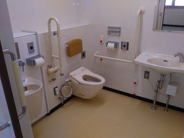 KO中学校本館西棟・新館南棟トイレ改良工事