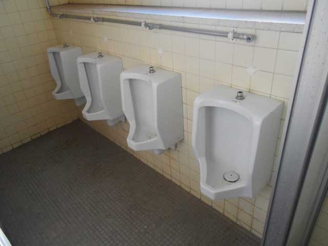 I中学校南棟トイレ改修工事