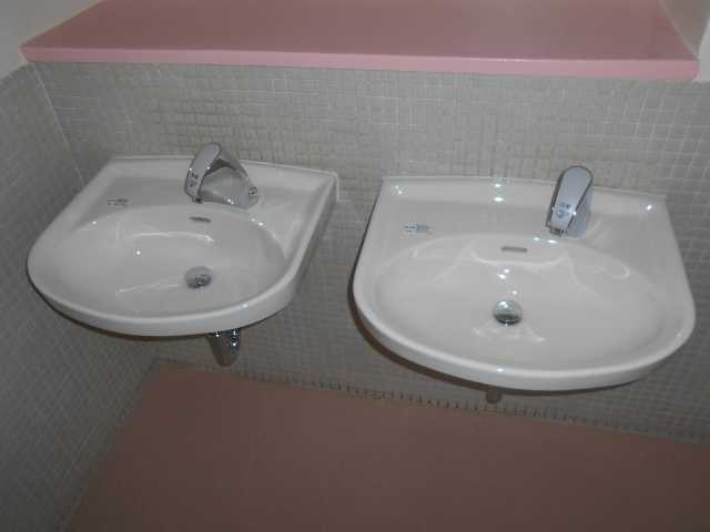 ＫＳ高等学校トイレ洋式化工事