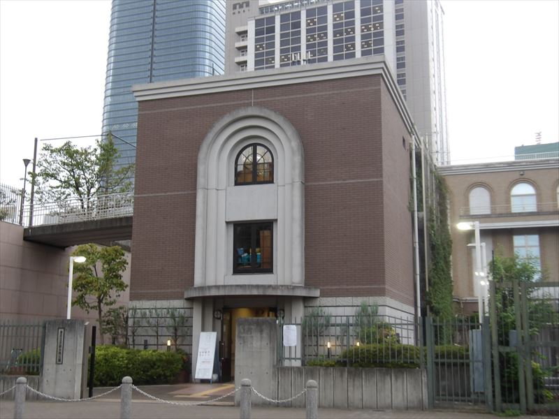 S給水所公園運動場管理棟外壁等改修工事